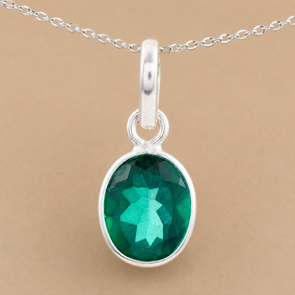 No Reserve 925 Sterling Silver 8.75 Ct Oval Green Topaz Pendant