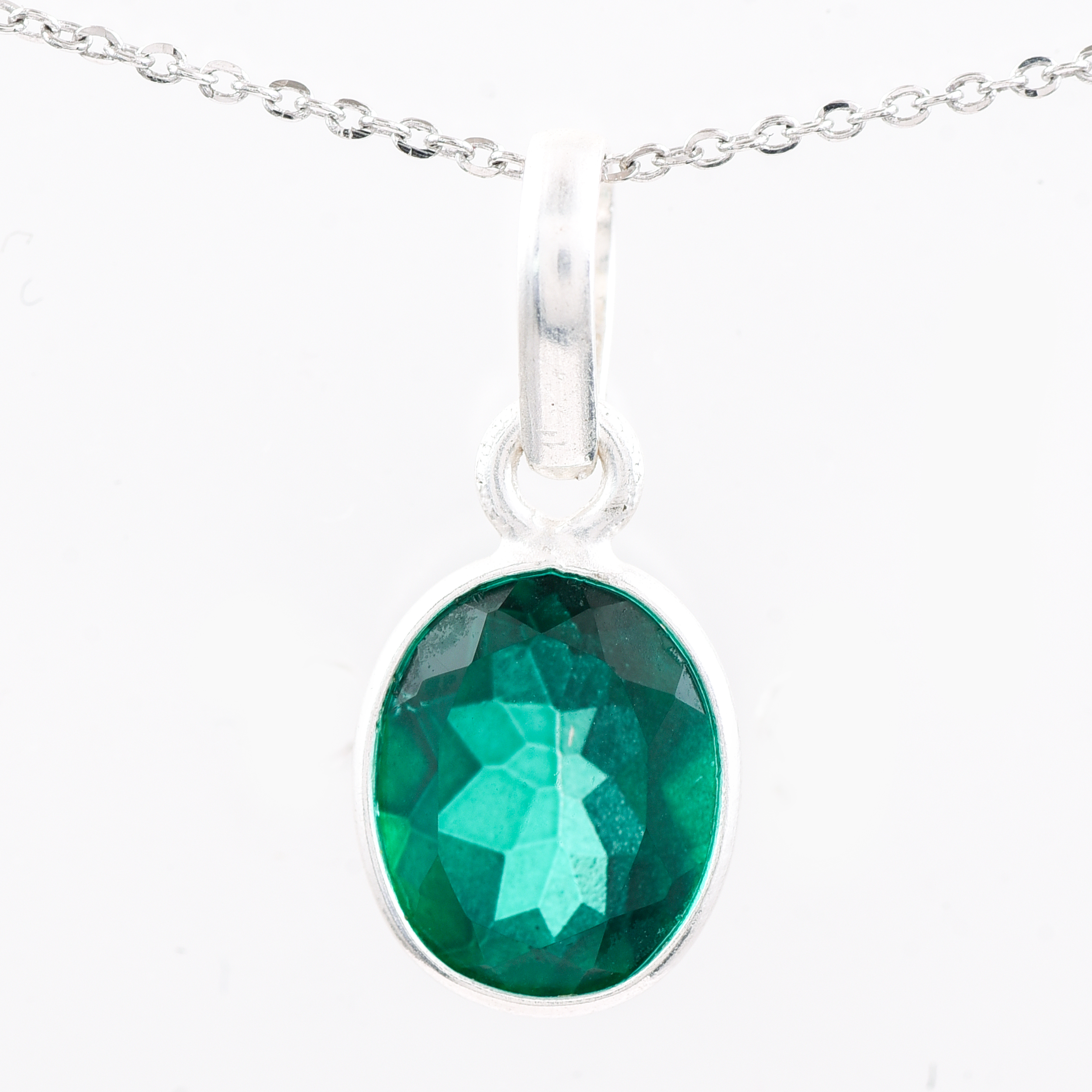 No Reserve 925 Sterling Silver 8.75 Ct Oval Green Topaz Pendant