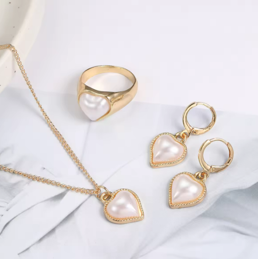 No Reserve 925 Sterling Silver Imitation Pearl Gold Plated Brass Pendant