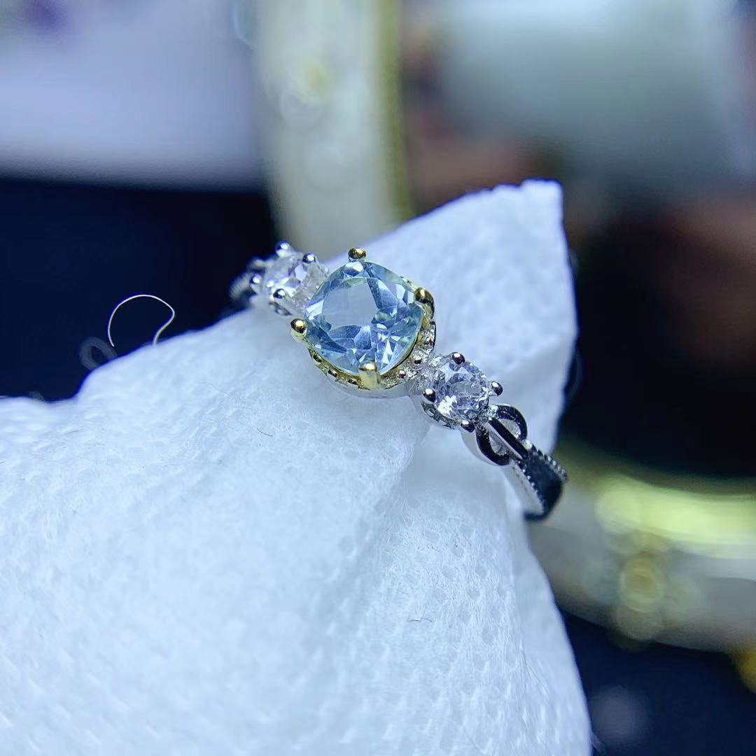 NO RESERVE Blue Topaz 925 Sterling Silver Ring