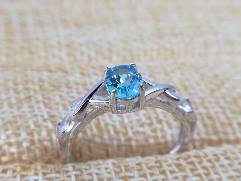 NO RESERVE Blue Topaz 925 Sterling Silver Ring