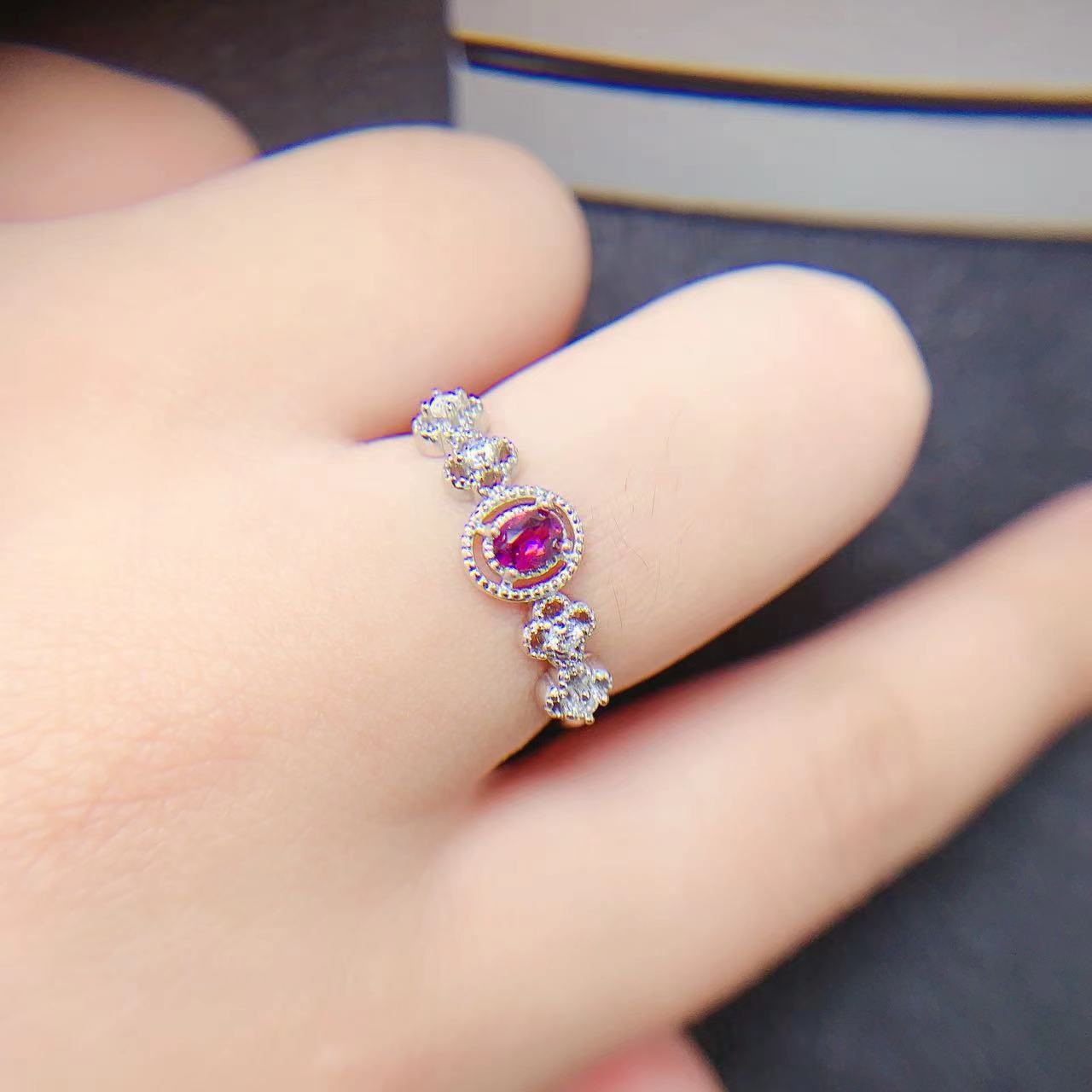 NO RESERVE Garnet 925 Sterling Silver Ring