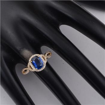 1.69 Ct Cushion Sapphire 9K Gold Ring