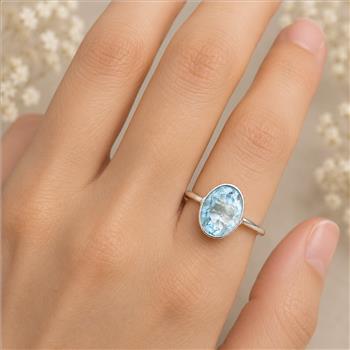925 Sterling Silver 2.88 Ct Oval Blue Topaz Ring 7 US Ring Size