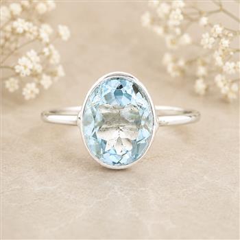 925 Sterling Silver 2.88 Ct Oval Blue Topaz Ring 7 US Ring Size