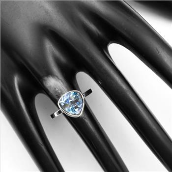925 Sterling Silver 3.05 Ct Trillion Blue Topaz Ring 6 US Ring Size