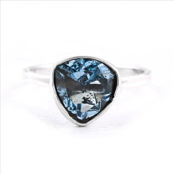 925 Sterling Silver 3.05 Ct Trillion Blue Topaz Ring 6 US Ring Size