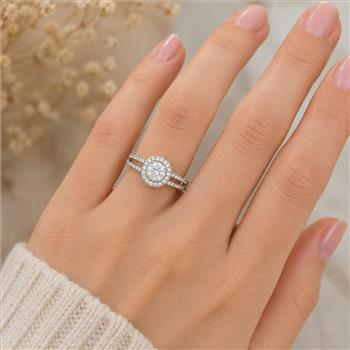 925 Sterling Silver 3.93 Ct Cubic Zirconia Ring 8 US Ring Size