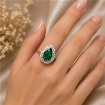 925 Sterling Silver 6.11 Ct Pear Created Emerald Cubic Zirconia Ring 5 US Ring Size