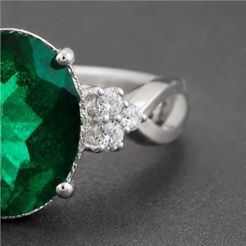 925 Sterling Silver 6.28 Ct Oval Green Topaz Cubic Zirconia Ring 7 US Ring Size