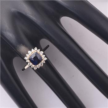 9K Gold 1.48 Ct Cushion Sapphire Ring 7 US Ring Size