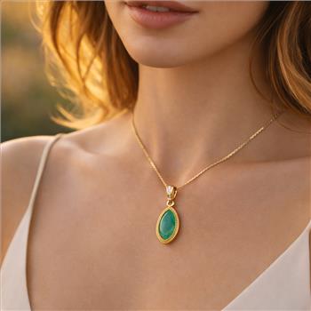 9K Gold 1.58 Ct Pear Emerald Pendant