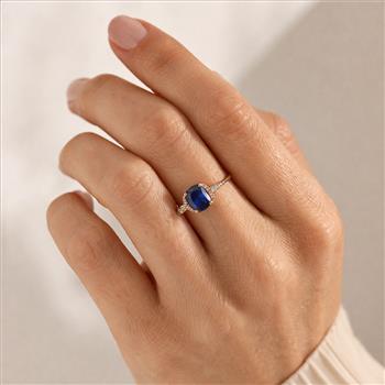 9K Gold 1.65 Ct Cushion Sapphire Ring 7 US Ring Size