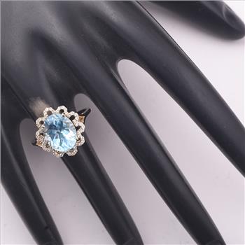 9K Gold 4.72 Ct Oval Blue Topaz Ring 7 US Ring Size