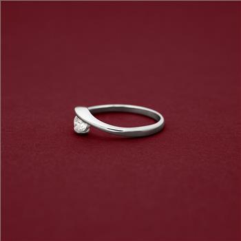 NO RESERVE 0.68 Ct Cubic Zirconia 925 Sterling Silver Ring