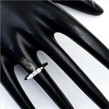 NO RESERVE 0.69 Ct Cubic Zirconia 925 Sterling Silver Ring