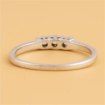 NO RESERVE 0.70 Ct Cubic Zirconia 925 Sterling Silver Ring