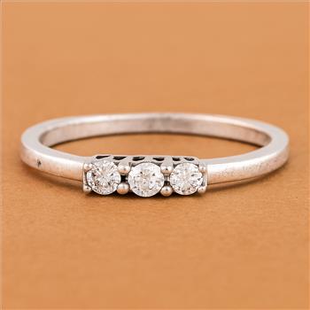 NO RESERVE 0.70 Ct Cubic Zirconia 925 Sterling Silver Ring