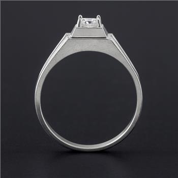 NO RESERVE 0.82 Ct Cubic Zirconia 925 Sterling Silver Ring