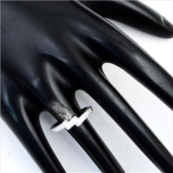 NO RESERVE 0.85 Ct Cubic Zirconia 925 Sterling Silver Ring