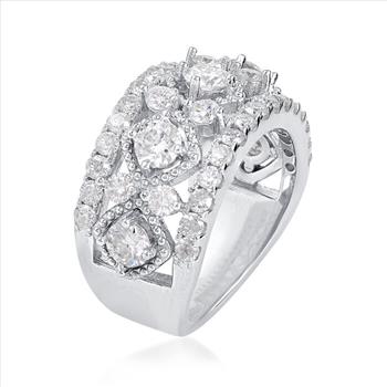 NO RESERVE 2.49 ct. t.w. Moissanite Ring in Sterling Silver. Size 5