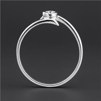 No Reserve 925 Sterling Silver 0.20 Ct Cubic Zirconia Ring 7 US Ring Size