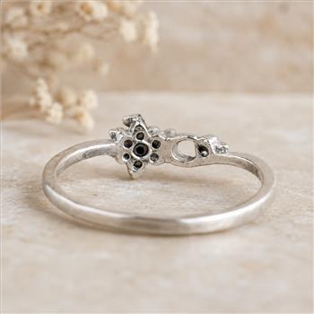 No Reserve 925 Sterling Silver 0.31 Ct Cubic Zirconia Ring 7 US Ring Size