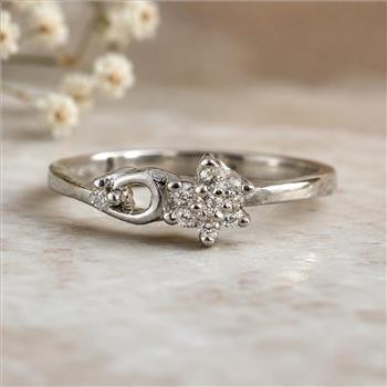 No Reserve 925 Sterling Silver 0.31 Ct Cubic Zirconia Ring 7 US Ring Size