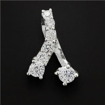 No Reserve 925 Sterling Silver 0.36 Ct Round Cubic Zirconia Pendant