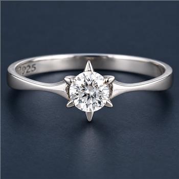 No Reserve 925 Sterling Silver 0.39 Ct Cubic Zirconia Ring 7  US Ring Size