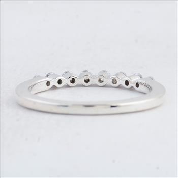 No Reserve 925 Sterling Silver 0.49 Ct Round Cubic Zirconia Ring 7 US Ring Size