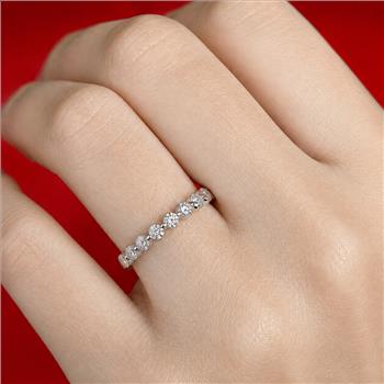 No Reserve 925 Sterling Silver 0.49 Ct Round Cubic Zirconia Ring 7 US Ring Size