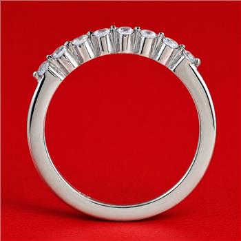 No Reserve 925 Sterling Silver 0.49 Ct Round Cubic Zirconia Ring 7 US Ring Size