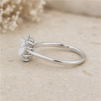 No Reserve 925 Sterling Silver 0.51 Ct Cubic Zirconia Ring 6 US Ring Size