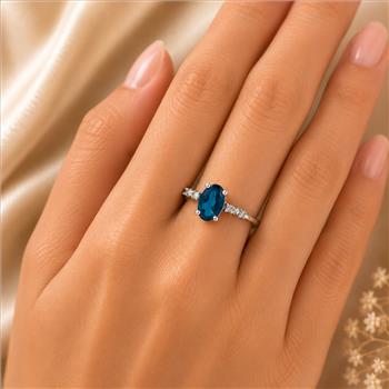 No Reserve 925 Sterling Silver 0.54 Ct Oval Green Topaz Cubic Zirconia Ring 7 US Ring Size