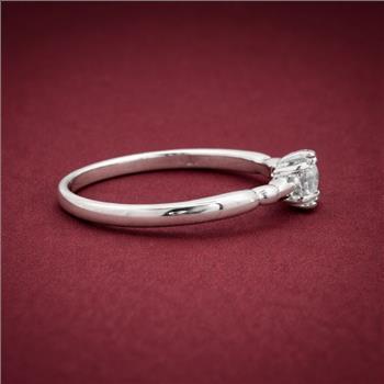 No Reserve 925 Sterling Silver 0.63 Ct Cubic Zirconia Ring 6.5  US Ring Size