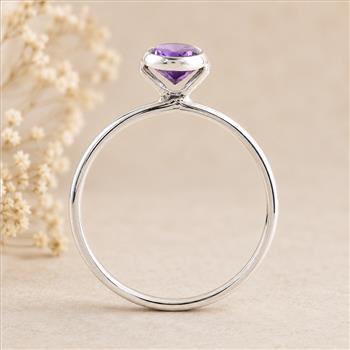 No Reserve 925 Sterling Silver 0.65 Ct Oval Amethyst Ring 8 US Ring Size