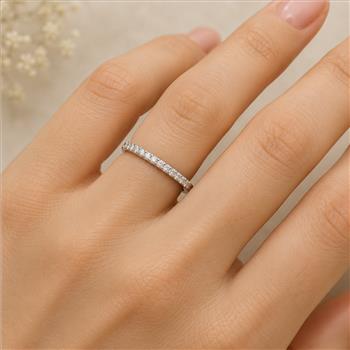 No Reserve 925 Sterling Silver 0.68 Ct Cubic Zirconia Ring 7.5 US Ring Size