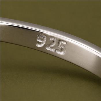 No Reserve 925 Sterling Silver 0.79 Ct Round Cubic Zirconia Ring 9  US Ring Size