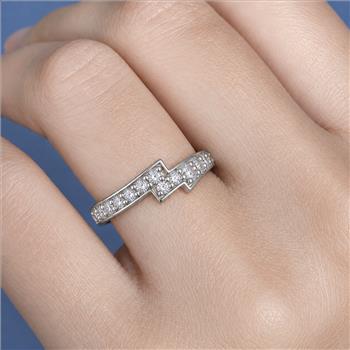 No Reserve 925 Sterling Silver 0.85 Ct Cubic Zirconia Ring 6  US Ring Size