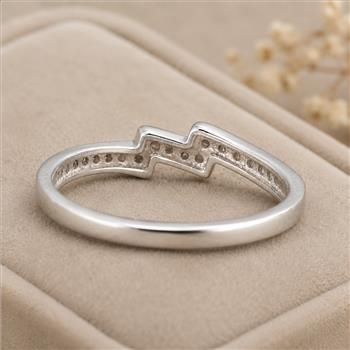 No Reserve 925 Sterling Silver 0.85 Ct Cubic Zirconia Ring 6 US Ring Size