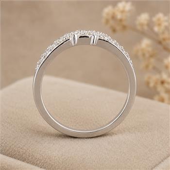 No Reserve 925 Sterling Silver 0.85 Ct Cubic Zirconia Ring 6 US Ring Size