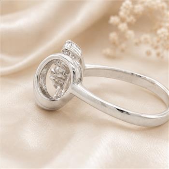 No Reserve 925 Sterling Silver 0.85 Ct Cubic Zirconia Ring 7 US Ring Size