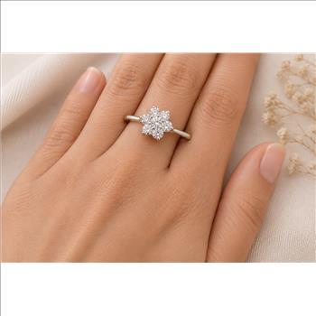 No Reserve 925 Sterling Silver 0.90 Ct Cubic Zirconia Ring 5 US Ring Size