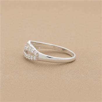 No Reserve 925 Sterling Silver 0.90 Ct Cubic Zirconia Ring 6.5  US Ring Size