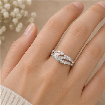 No Reserve 925 Sterling Silver 0.90 Ct Cubic Zirconia Ring 6.5 US Ring Size