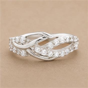 No Reserve 925 Sterling Silver 0.90 Ct Cubic Zirconia Ring 6.5 US Ring Size