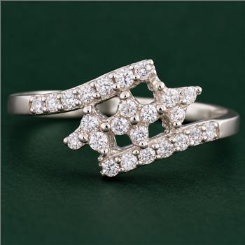 No Reserve 925 Sterling Silver 0.91 Ct Cubic Zirconia Ring 7 US Ring Size