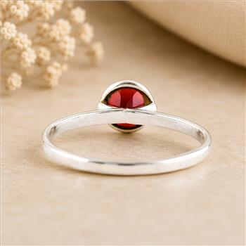 No Reserve 925 Sterling Silver 0.92 Ct Round Garnet Ring 6 US Ring Size