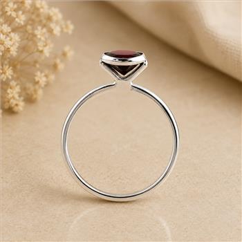 No Reserve 925 Sterling Silver 0.92 Ct Round Garnet Ring 7 US Ring Size